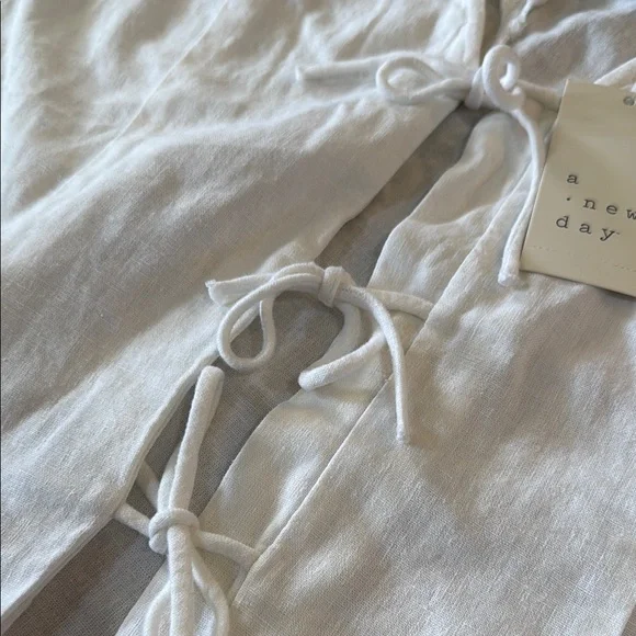 A New Day White Tie Front Fitted Tank Top - Picture 3 of 4